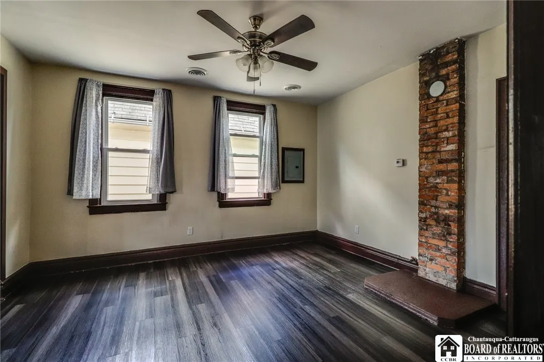 202 Grote Street, Buffalo, New York 14207, Buffalo, New York 14207, 6 Bedrooms Bedrooms, ,2 BathroomsBathrooms,Residential,Closed,202 Grote Street, Buffalo, New York 14207,0,R1634638