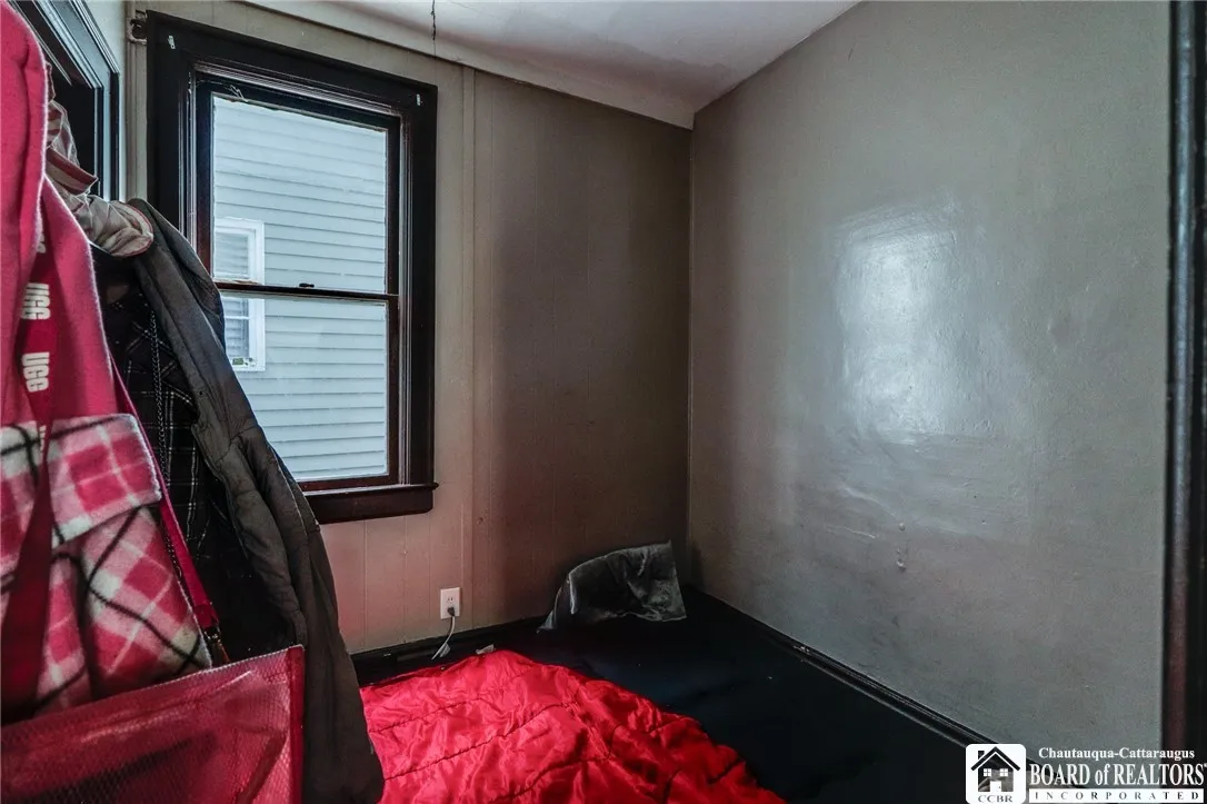 202 Grote Street, Buffalo, New York 14207, Buffalo, New York 14207, 6 Bedrooms Bedrooms, ,2 BathroomsBathrooms,Residential,Closed,202 Grote Street, Buffalo, New York 14207,0,R1634638