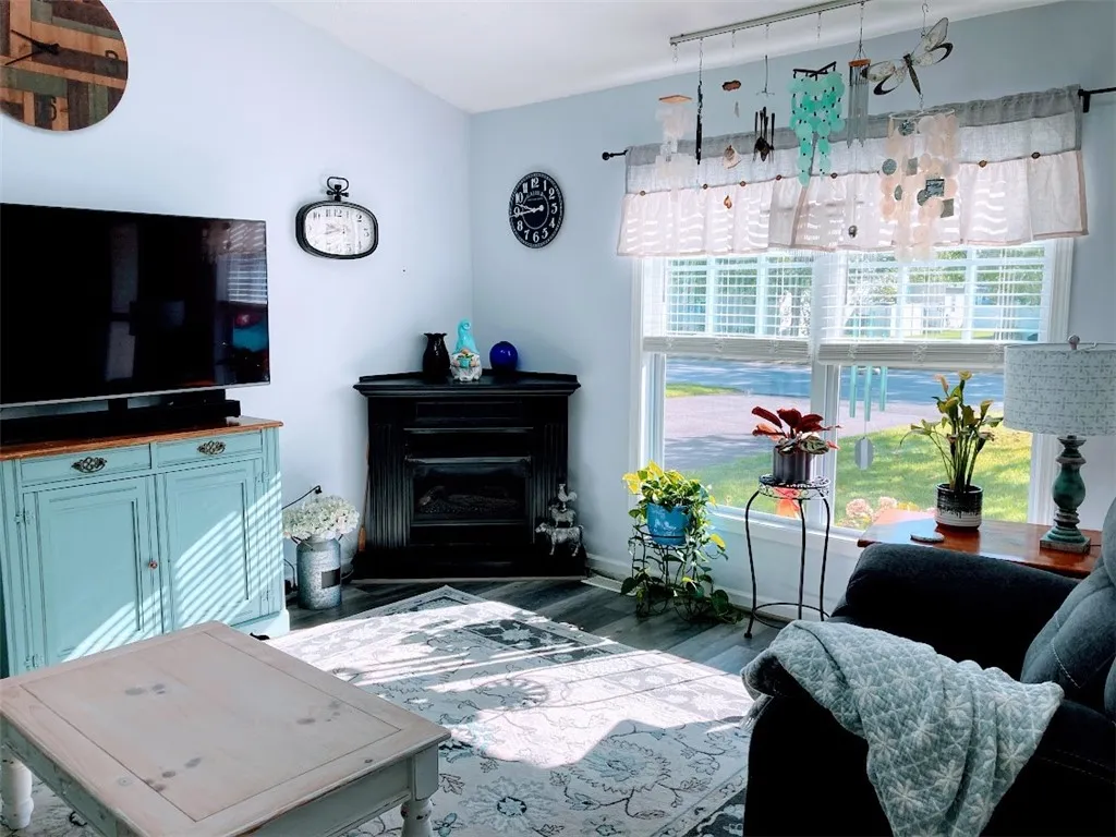 219 Rayfield Circle, Webster, New York 14580, Webster, New York 14580, 2 Bedrooms Bedrooms, 5 Rooms Rooms,2 BathroomsBathrooms,Residential,Closed,219 Rayfield Circle, Webster, New York 14580,0,R1634641