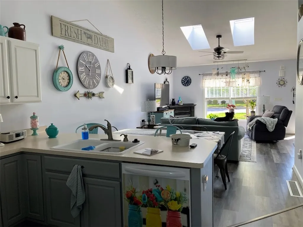 219 Rayfield Circle, Webster, New York 14580, Webster, New York 14580, 2 Bedrooms Bedrooms, 5 Rooms Rooms,2 BathroomsBathrooms,Residential,Closed,219 Rayfield Circle, Webster, New York 14580,0,R1634641