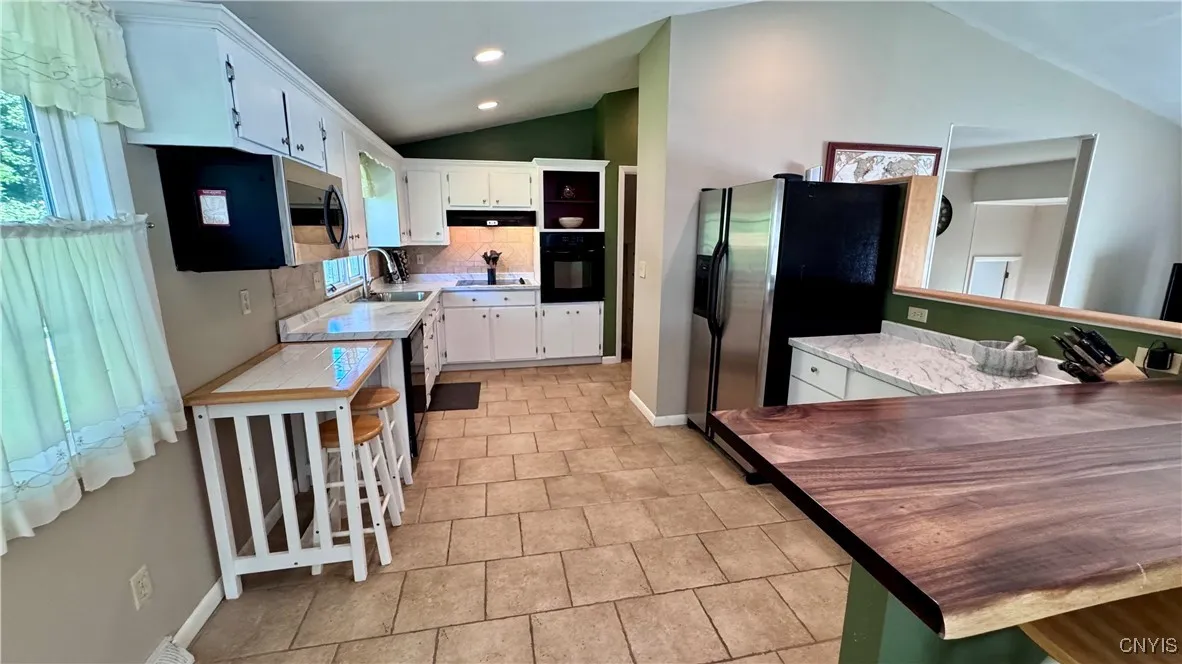 127 Winding Way, Camillus, New York 13031, Camillus, New York 13031, 4 Bedrooms Bedrooms, 9 Rooms Rooms,2 BathroomsBathrooms,Residential,Closed,127 Winding Way, Camillus, New York 13031,0,S1634624