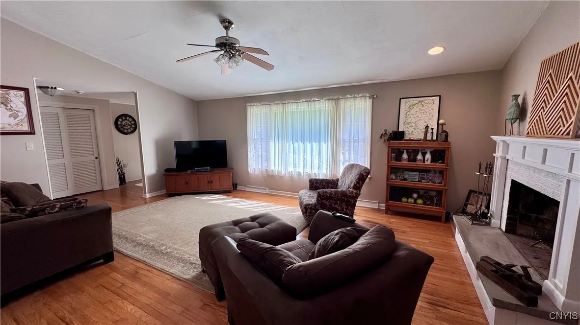 127 Winding Way, Camillus, New York 13031, Camillus, New York 13031, 4 Bedrooms Bedrooms, 9 Rooms Rooms,2 BathroomsBathrooms,Residential,Closed,127 Winding Way, Camillus, New York 13031,0,S1634624