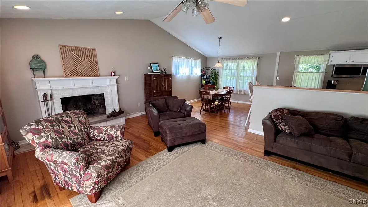 127 Winding Way, Camillus, New York 13031, Camillus, New York 13031, 4 Bedrooms Bedrooms, 9 Rooms Rooms,2 BathroomsBathrooms,Residential,Closed,127 Winding Way, Camillus, New York 13031,0,S1634624