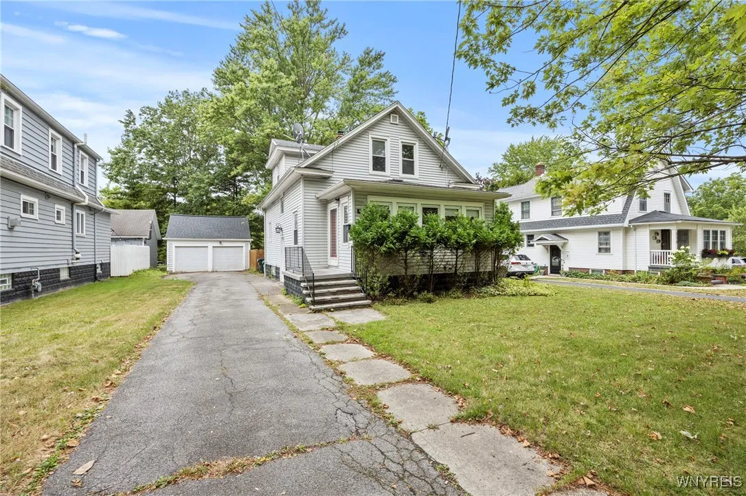 110 Mill Street, Amherst, New York 14221, Amherst, New York 14221, 4 Bedrooms Bedrooms, 7 Rooms Rooms,1 BathroomBathrooms,Residential,For Sale,110 Mill Street, Amherst, New York 14221,0,B1634696