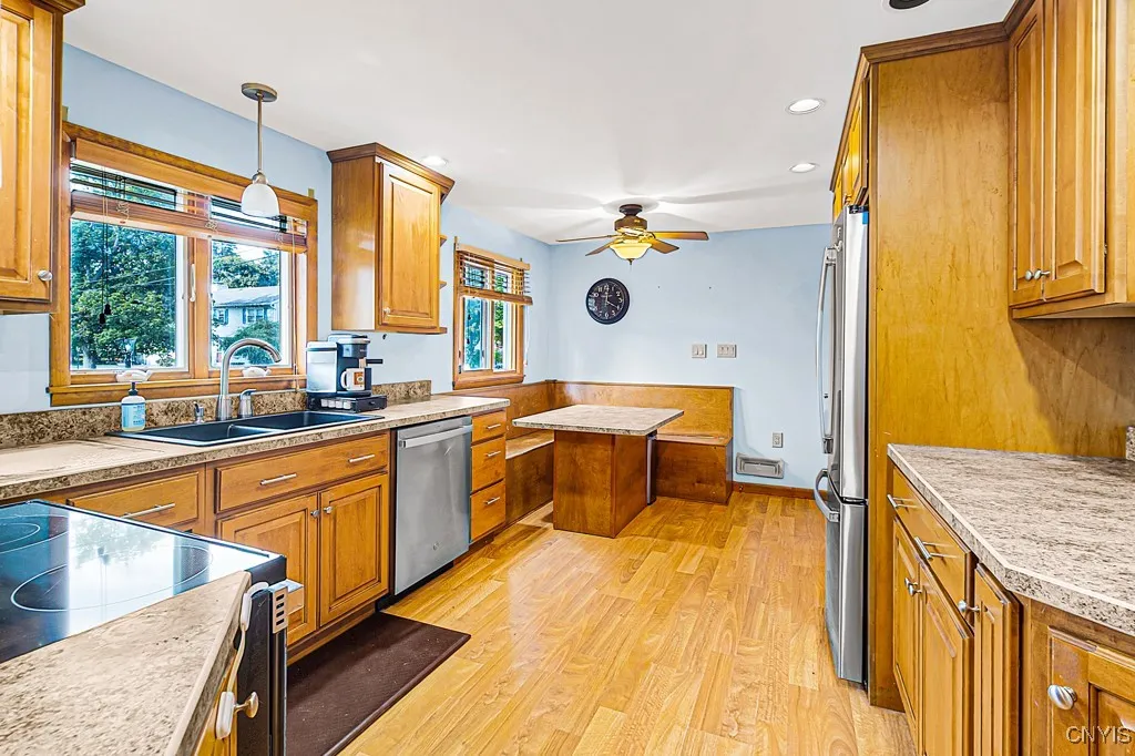 59 Bedford Dr, Whitestown, New York 13492, Whitestown, New York 13492, 3 Bedrooms Bedrooms, 8 Rooms Rooms,2 BathroomsBathrooms,Residential,Closed,59 Bedford Dr, Whitestown, New York 13492,0,S1633687