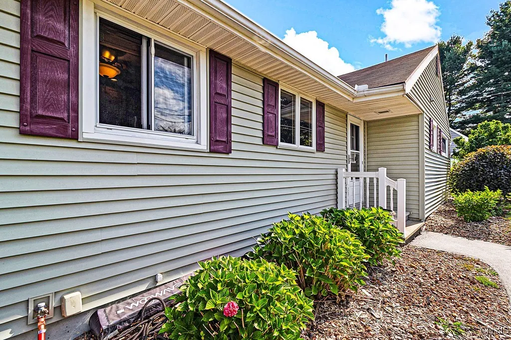 59 Bedford Dr, Whitestown, New York 13492, Whitestown, New York 13492, 3 Bedrooms Bedrooms, 8 Rooms Rooms,2 BathroomsBathrooms,Residential,Closed,59 Bedford Dr, Whitestown, New York 13492,0,S1633687