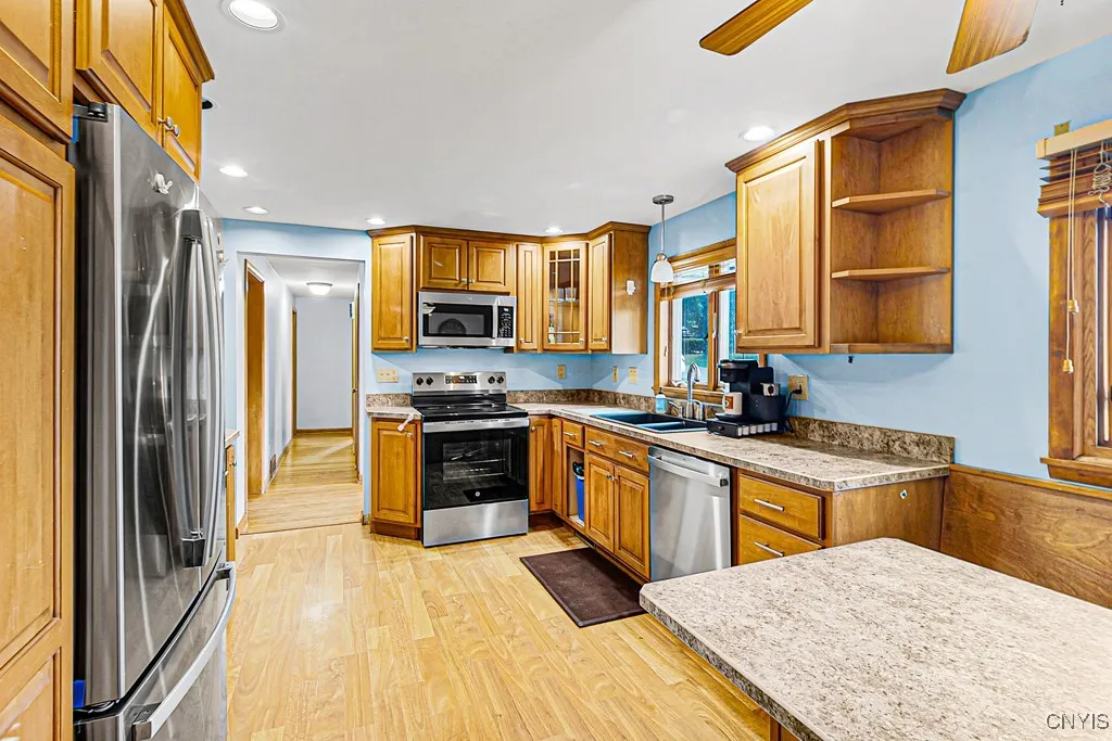 59 Bedford Dr, Whitestown, New York 13492, Whitestown, New York 13492, 3 Bedrooms Bedrooms, 8 Rooms Rooms,2 BathroomsBathrooms,Residential,Closed,59 Bedford Dr, Whitestown, New York 13492,0,S1633687