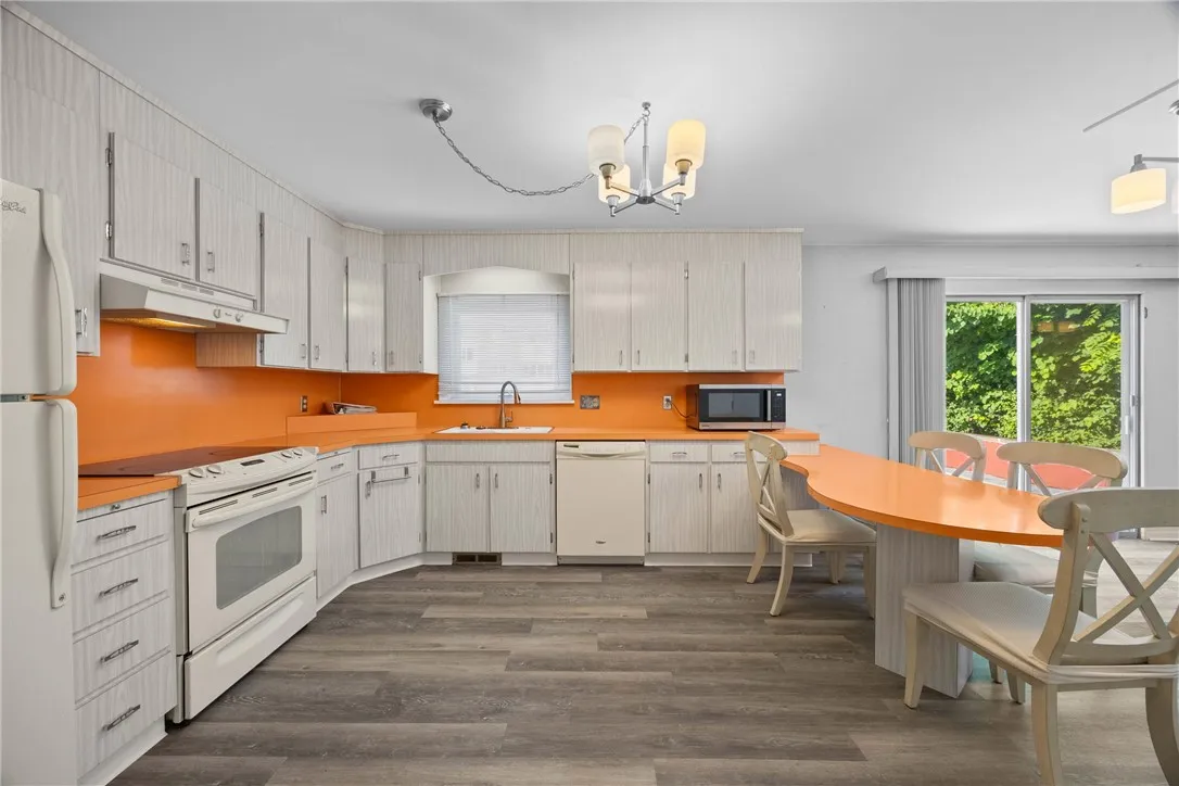 11 Spier Avenue, Brighton, New York 14620, Brighton, New York 14620, 3 Bedrooms Bedrooms, 7 Rooms Rooms,2 BathroomsBathrooms,Residential,Closed,11 Spier Avenue, Brighton, New York 14620,0,R1633955