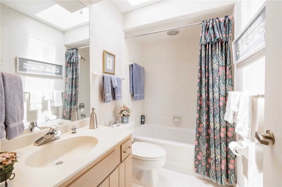 2 Village Grove, Pittsford, New York 14534, Pittsford, New York 14534, 3 Bedrooms Bedrooms, 7 Rooms Rooms,2 BathroomsBathrooms,Residential,Closed,2 Village Grove, Pittsford, New York 14534,0,R1630942