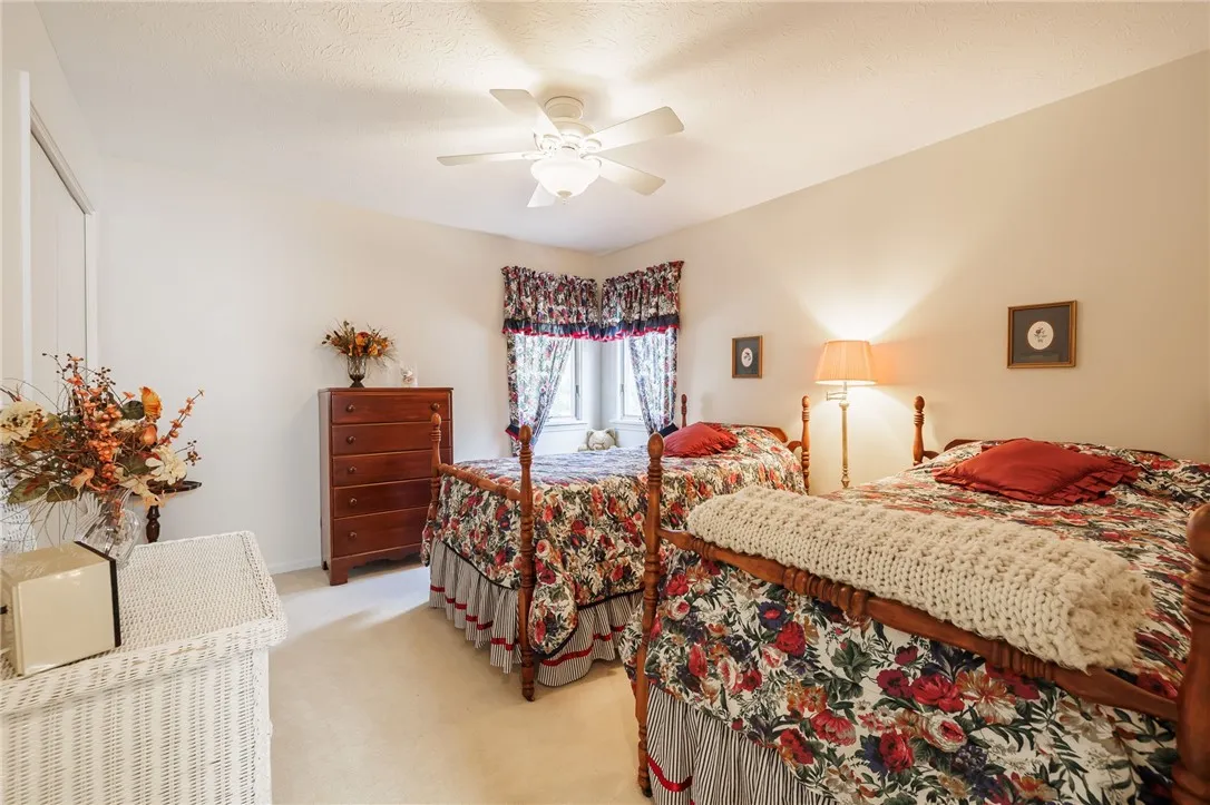 2 Village Grove, Pittsford, New York 14534, Pittsford, New York 14534, 3 Bedrooms Bedrooms, 7 Rooms Rooms,2 BathroomsBathrooms,Residential,Closed,2 Village Grove, Pittsford, New York 14534,0,R1630942