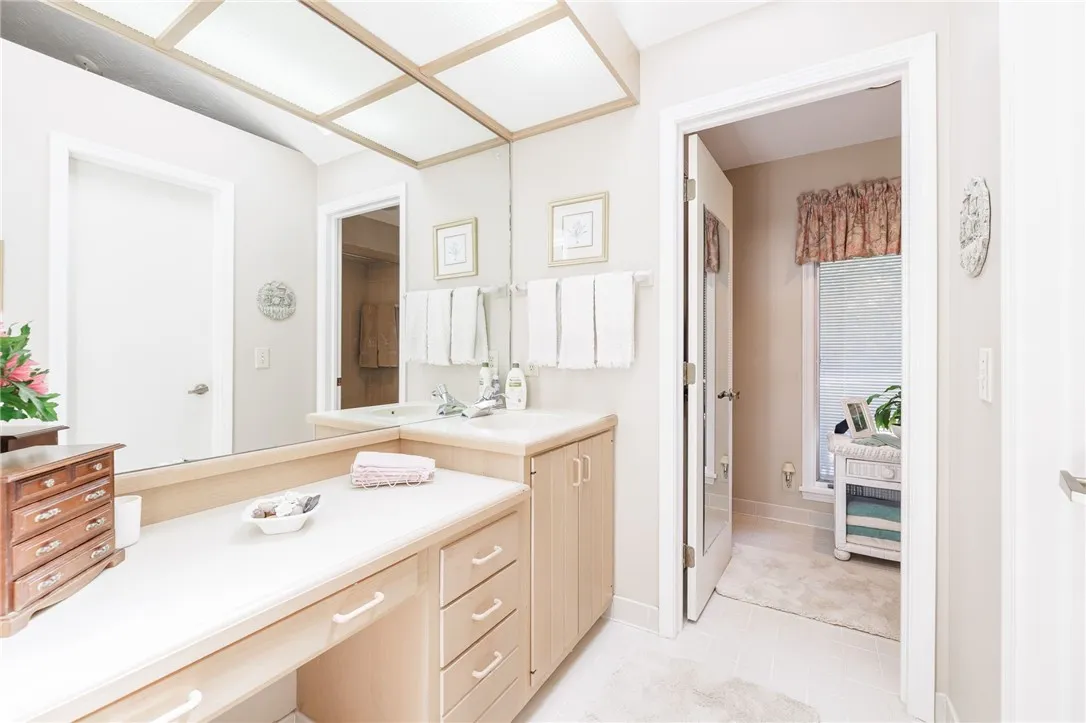 2 Village Grove, Pittsford, New York 14534, Pittsford, New York 14534, 3 Bedrooms Bedrooms, 7 Rooms Rooms,2 BathroomsBathrooms,Residential,Closed,2 Village Grove, Pittsford, New York 14534,0,R1630942