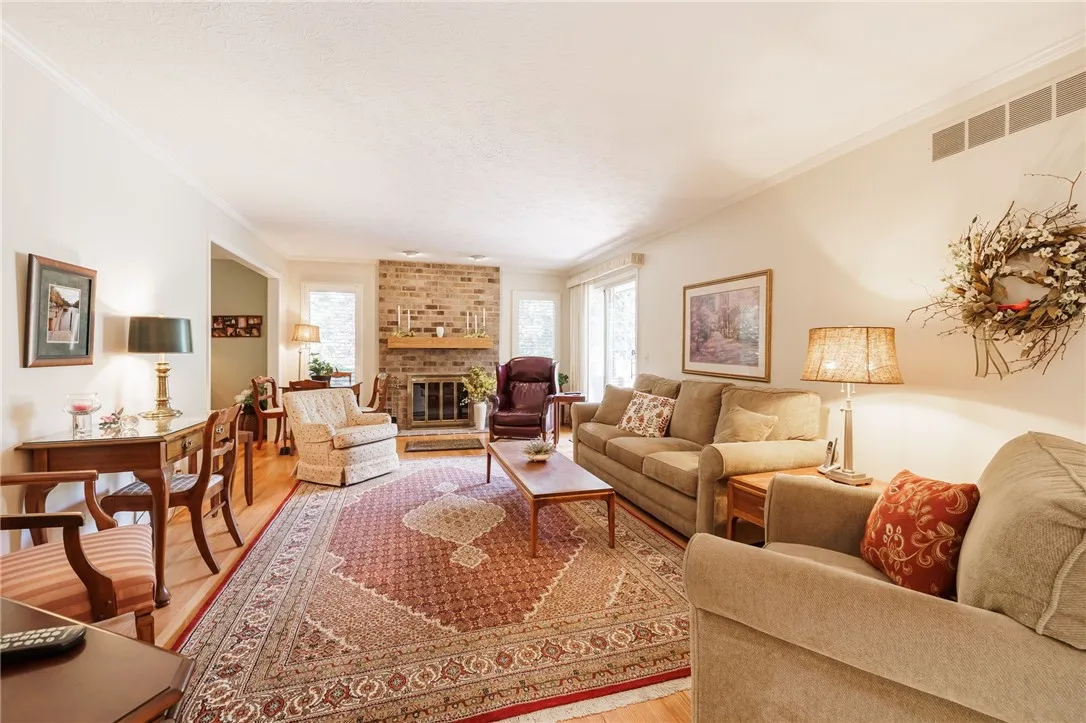 2 Village Grove, Pittsford, New York 14534, Pittsford, New York 14534, 3 Bedrooms Bedrooms, 7 Rooms Rooms,2 BathroomsBathrooms,Residential,Closed,2 Village Grove, Pittsford, New York 14534,0,R1630942