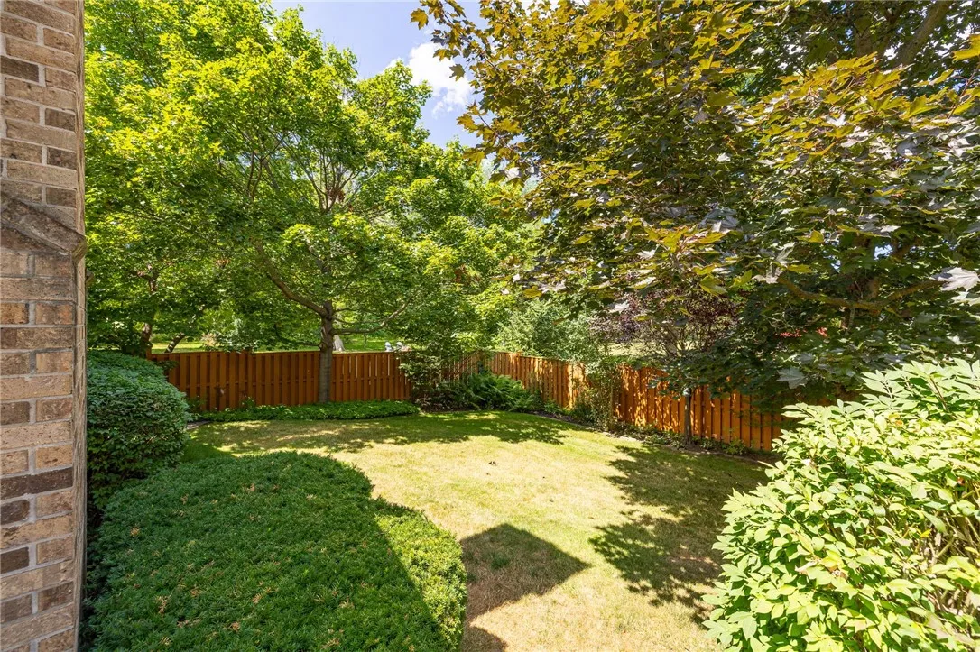 2 Village Grove, Pittsford, New York 14534, Pittsford, New York 14534, 3 Bedrooms Bedrooms, 7 Rooms Rooms,2 BathroomsBathrooms,Residential,Closed,2 Village Grove, Pittsford, New York 14534,0,R1630942