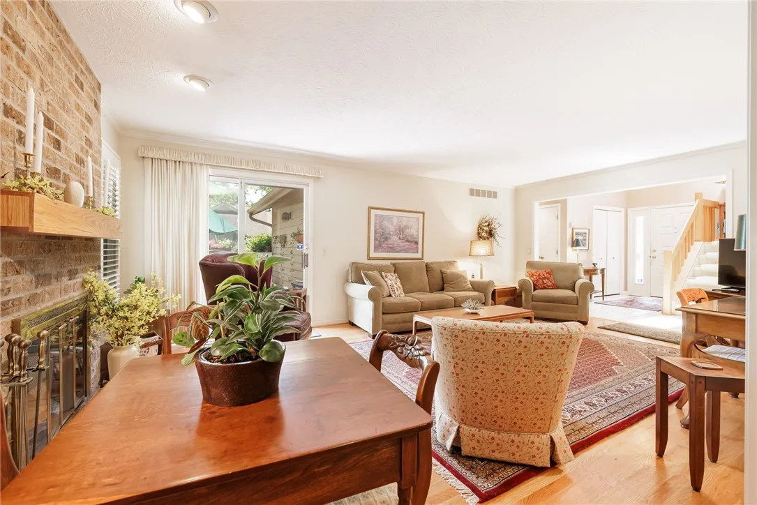 2 Village Grove, Pittsford, New York 14534, Pittsford, New York 14534, 3 Bedrooms Bedrooms, 7 Rooms Rooms,2 BathroomsBathrooms,Residential,Closed,2 Village Grove, Pittsford, New York 14534,0,R1630942