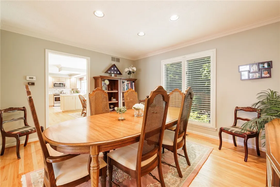 2 Village Grove, Pittsford, New York 14534, Pittsford, New York 14534, 3 Bedrooms Bedrooms, 7 Rooms Rooms,2 BathroomsBathrooms,Residential,Closed,2 Village Grove, Pittsford, New York 14534,0,R1630942