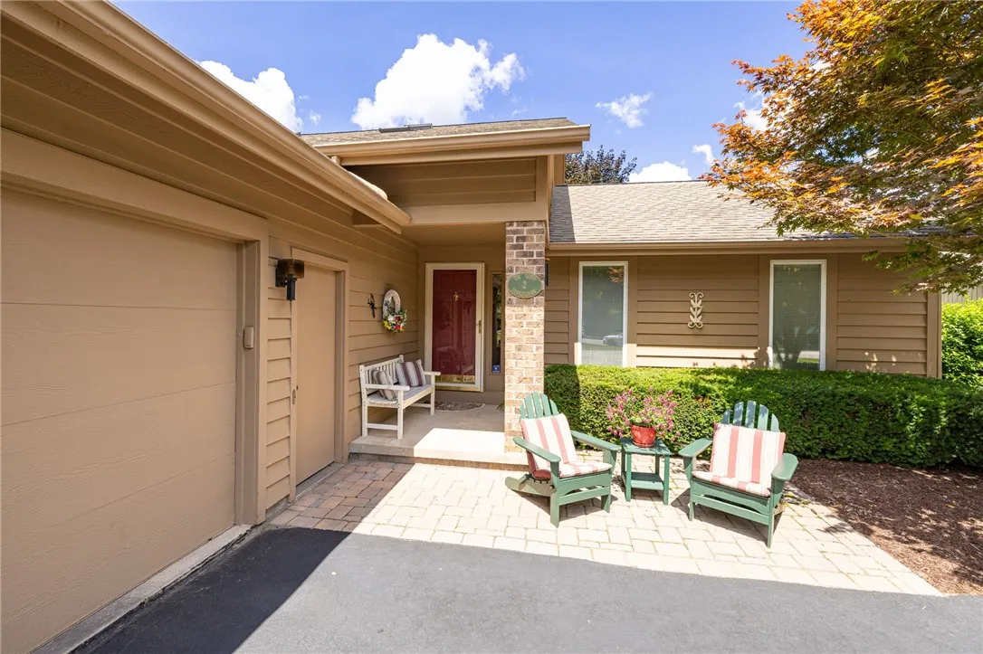 2 Village Grove, Pittsford, New York 14534, Pittsford, New York 14534, 3 Bedrooms Bedrooms, 7 Rooms Rooms,2 BathroomsBathrooms,Residential,Closed,2 Village Grove, Pittsford, New York 14534,0,R1630942