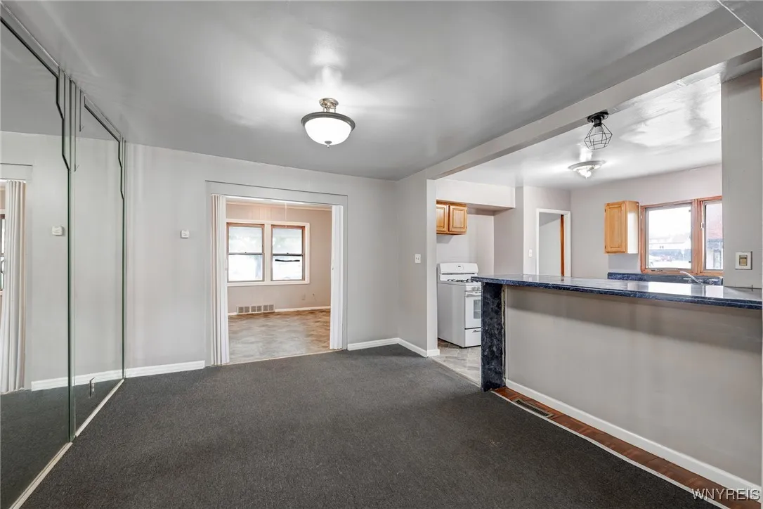 1299 Kensington Avenue, Buffalo, New York 14215, Buffalo, New York 14215, 3 Bedrooms Bedrooms, ,2 BathroomsBathrooms,Residential,For Sale,1299 Kensington Avenue, Buffalo, New York 14215,0,B1634784