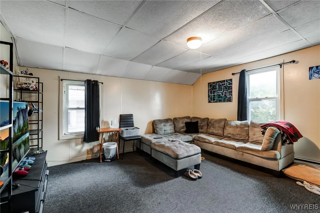 1299 Kensington Avenue, Buffalo, New York 14215, Buffalo, New York 14215, 3 Bedrooms Bedrooms, ,2 BathroomsBathrooms,Residential,For Sale,1299 Kensington Avenue, Buffalo, New York 14215,0,B1634784