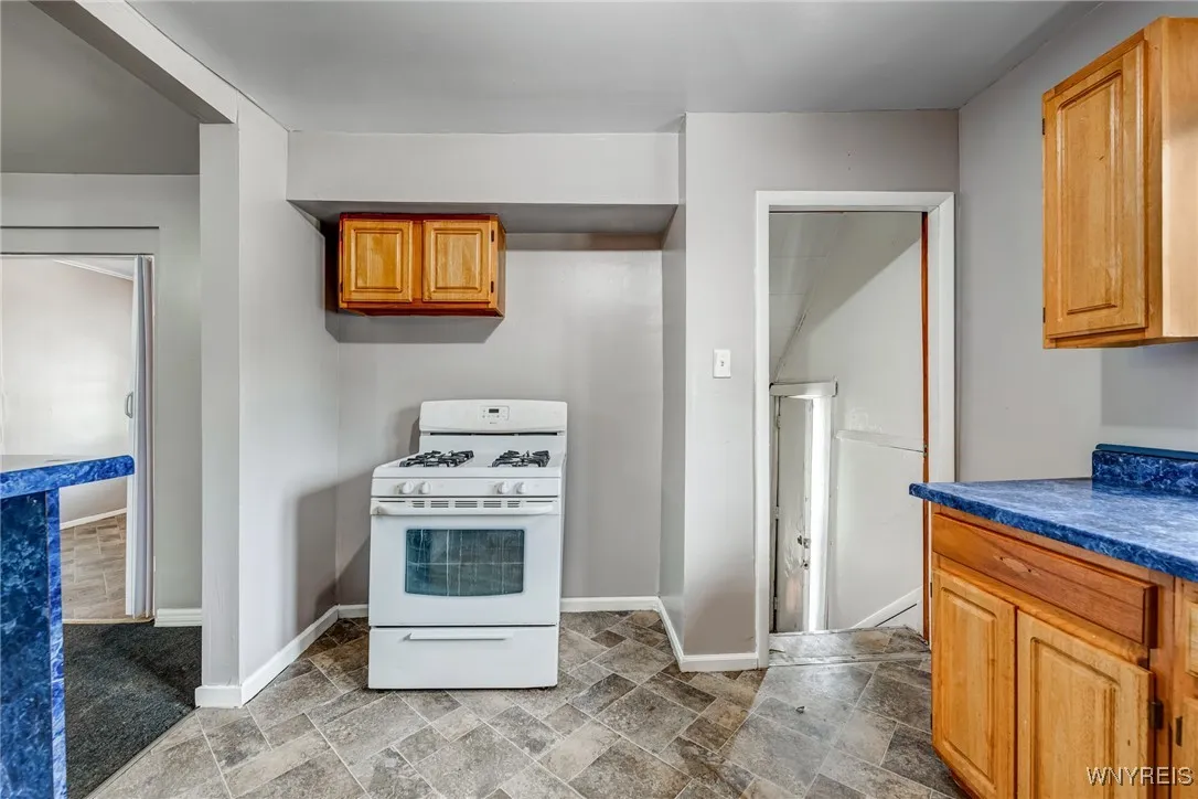 1299 Kensington Avenue, Buffalo, New York 14215, Buffalo, New York 14215, 3 Bedrooms Bedrooms, ,2 BathroomsBathrooms,Residential,For Sale,1299 Kensington Avenue, Buffalo, New York 14215,0,B1634784