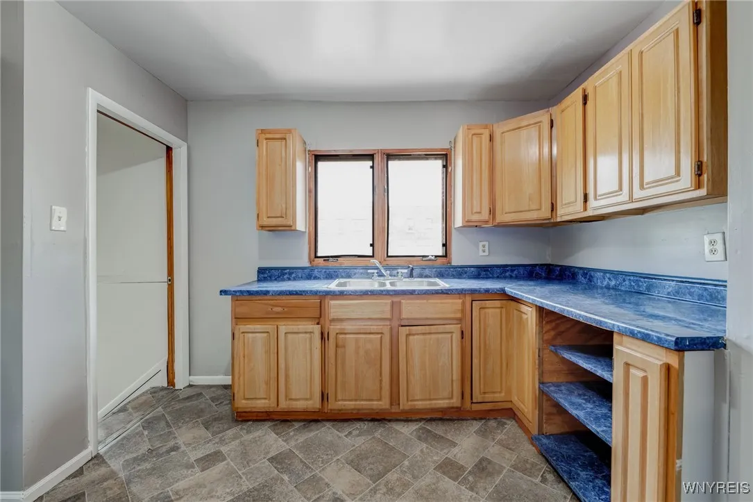1299 Kensington Avenue, Buffalo, New York 14215, Buffalo, New York 14215, 3 Bedrooms Bedrooms, ,2 BathroomsBathrooms,Residential,For Sale,1299 Kensington Avenue, Buffalo, New York 14215,0,B1634784