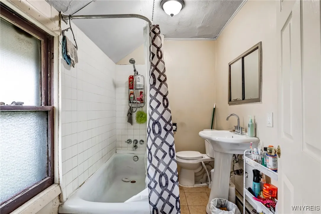 1299 Kensington Avenue, Buffalo, New York 14215, Buffalo, New York 14215, 3 Bedrooms Bedrooms, ,2 BathroomsBathrooms,Residential,For Sale,1299 Kensington Avenue, Buffalo, New York 14215,0,B1634784
