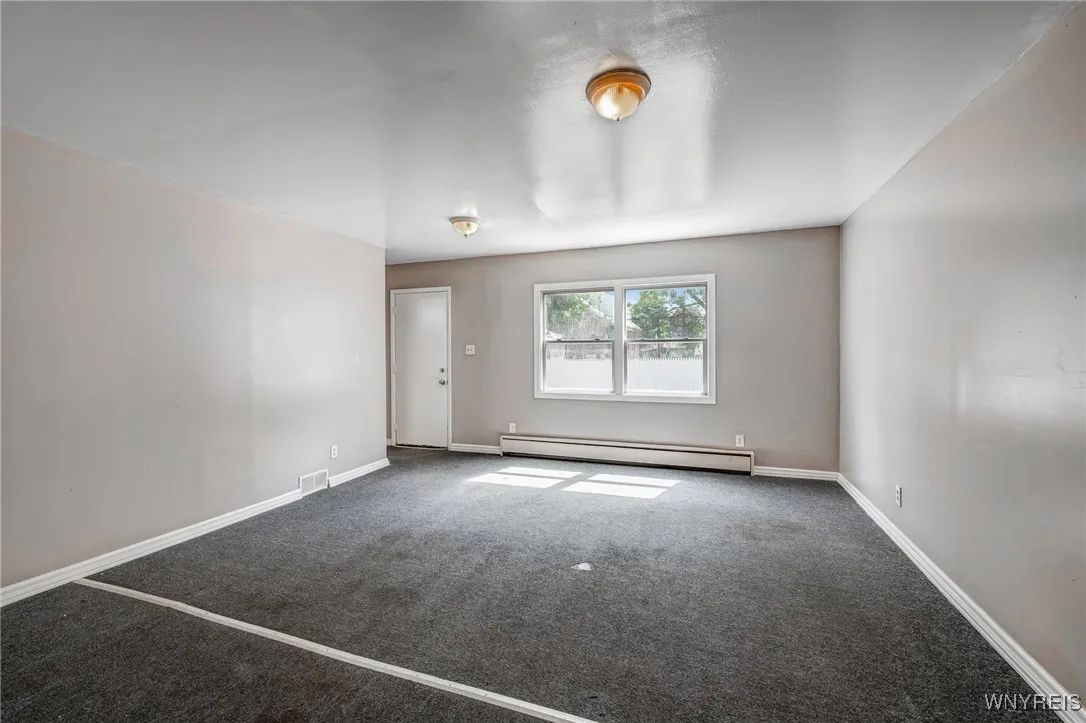 1299 Kensington Avenue, Buffalo, New York 14215, Buffalo, New York 14215, 3 Bedrooms Bedrooms, ,2 BathroomsBathrooms,Residential,For Sale,1299 Kensington Avenue, Buffalo, New York 14215,0,B1634784