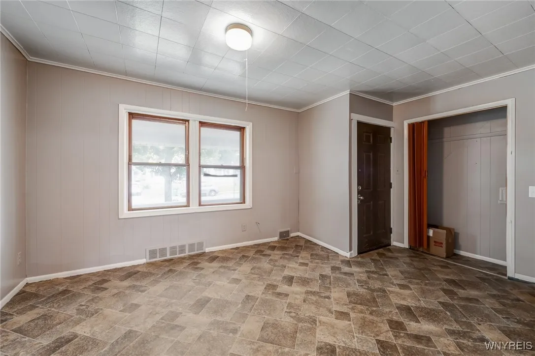 1299 Kensington Avenue, Buffalo, New York 14215, Buffalo, New York 14215, 3 Bedrooms Bedrooms, ,2 BathroomsBathrooms,Residential,For Sale,1299 Kensington Avenue, Buffalo, New York 14215,0,B1634784
