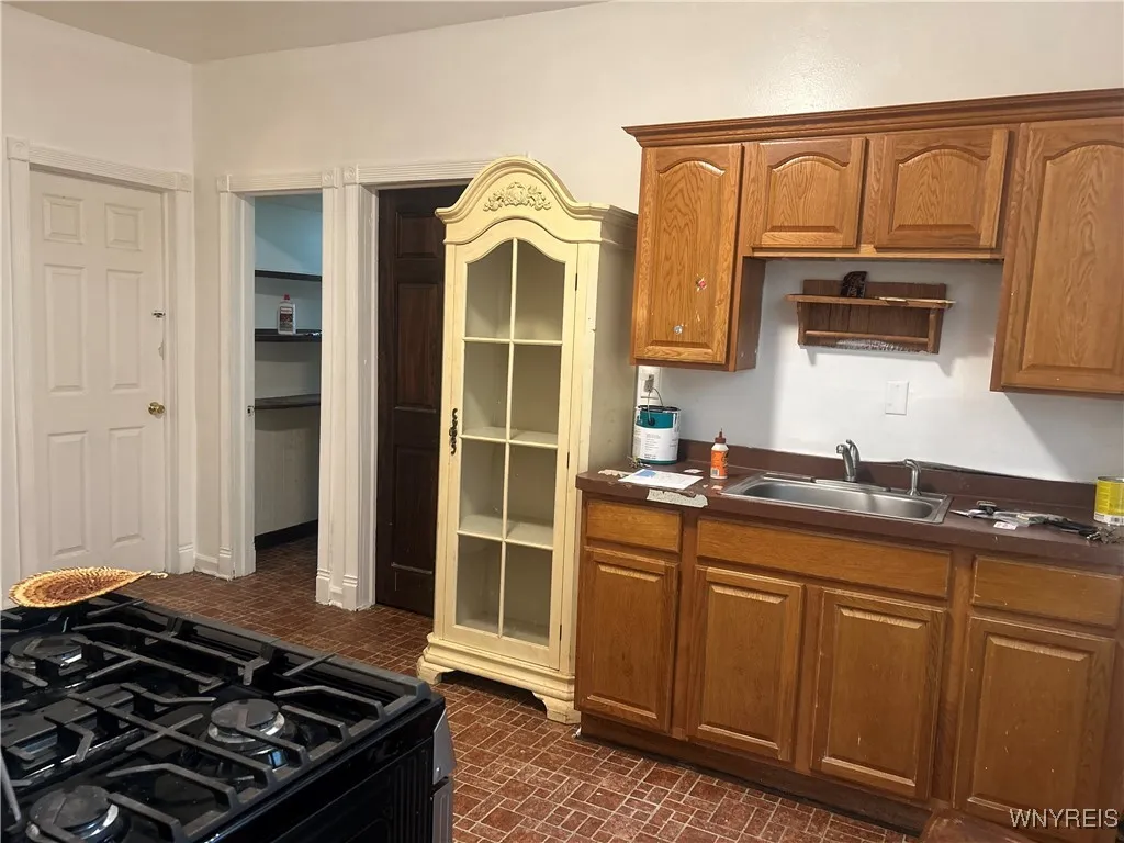 150 Ontario Street, Buffalo, New York 14207, Buffalo, New York 14207, 3 Bedrooms Bedrooms, 5 Rooms Rooms,1 BathroomBathrooms,Residential Lease,For Rent,150 Ontario Street, Buffalo, New York 14207,0,B1634697