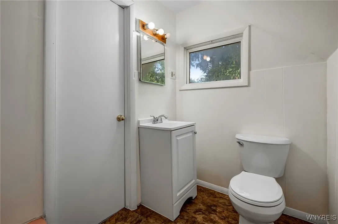 559 East Amherst Street, Buffalo, New York 14215, Buffalo, New York 14215, 4 Bedrooms Bedrooms, 7 Rooms Rooms,2 BathroomsBathrooms,Residential,For Sale,559 East Amherst Street, Buffalo, New York 14215,0,B1634786