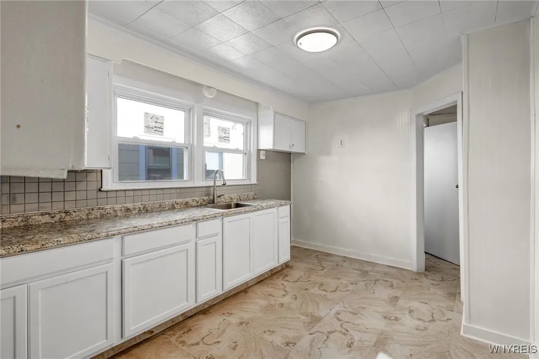 559 East Amherst Street, Buffalo, New York 14215, Buffalo, New York 14215, 4 Bedrooms Bedrooms, 7 Rooms Rooms,2 BathroomsBathrooms,Residential,For Sale,559 East Amherst Street, Buffalo, New York 14215,0,B1634786