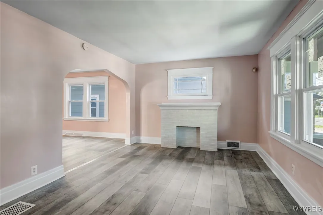 559 East Amherst Street, Buffalo, New York 14215, Buffalo, New York 14215, 4 Bedrooms Bedrooms, 7 Rooms Rooms,2 BathroomsBathrooms,Residential,For Sale,559 East Amherst Street, Buffalo, New York 14215,0,B1634786