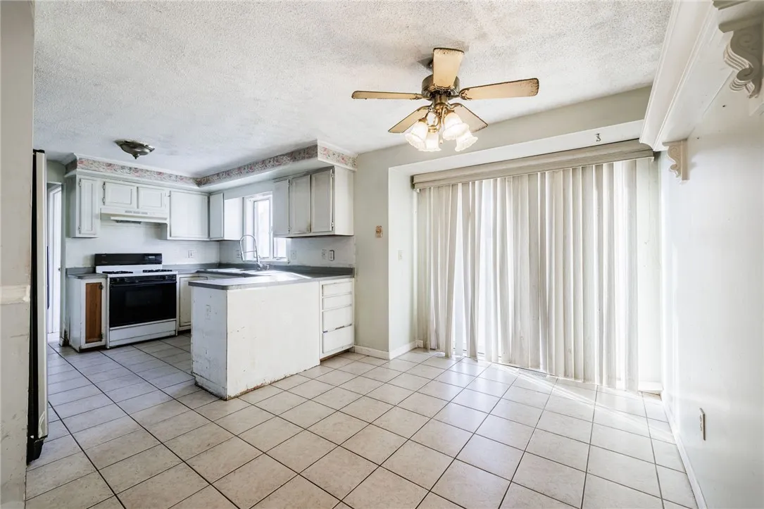 60 Jade Drive, Greece, New York 14626, Greece, New York 14626, 3 Bedrooms Bedrooms, 7 Rooms Rooms,1 BathroomBathrooms,Residential,For Sale,60 Jade Drive, Greece, New York 14626,0,R1634789