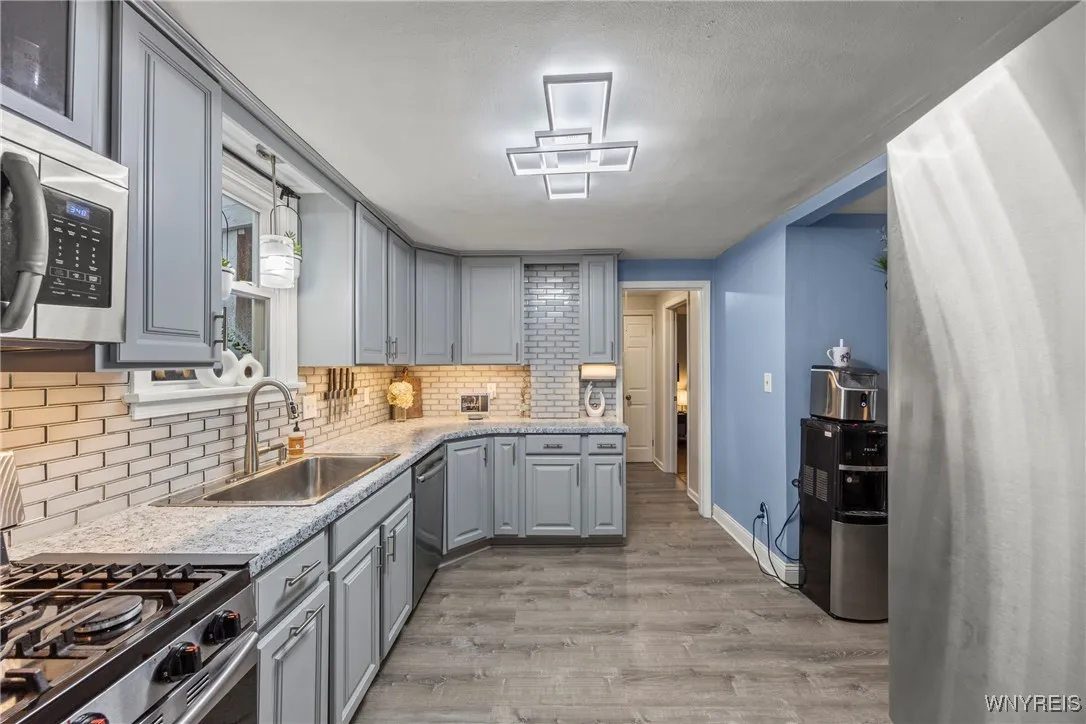 147 Central Boulevard, Cheektowaga, New York 14225, Cheektowaga, New York 14225, 3 Bedrooms Bedrooms, 6 Rooms Rooms,1 BathroomBathrooms,Residential,Closed,147 Central Boulevard, Cheektowaga, New York 14225,0,B1634698