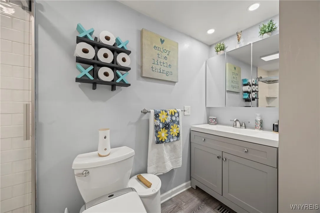 147 Central Boulevard, Cheektowaga, New York 14225, Cheektowaga, New York 14225, 3 Bedrooms Bedrooms, 6 Rooms Rooms,1 BathroomBathrooms,Residential,Closed,147 Central Boulevard, Cheektowaga, New York 14225,0,B1634698