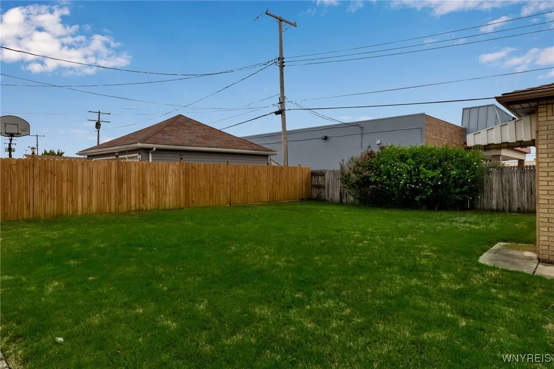 11 Santin Drive, Cheektowaga, New York 14225, Cheektowaga, New York 14225, 3 Bedrooms Bedrooms, 8 Rooms Rooms,2 BathroomsBathrooms,Residential,Closed,11 Santin Drive, Cheektowaga, New York 14225,0,B1632233