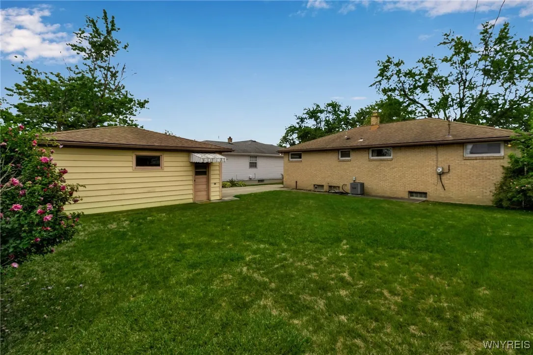 11 Santin Drive, Cheektowaga, New York 14225, Cheektowaga, New York 14225, 3 Bedrooms Bedrooms, 8 Rooms Rooms,2 BathroomsBathrooms,Residential,Closed,11 Santin Drive, Cheektowaga, New York 14225,0,B1632233