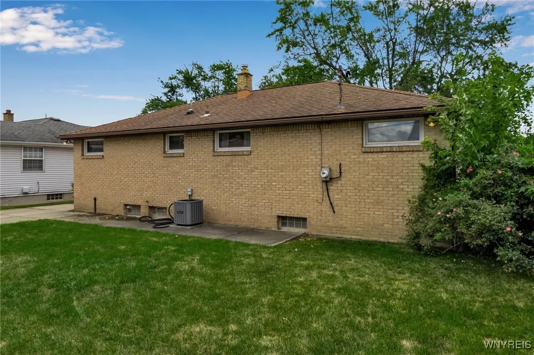 11 Santin Drive, Cheektowaga, New York 14225, Cheektowaga, New York 14225, 3 Bedrooms Bedrooms, 8 Rooms Rooms,2 BathroomsBathrooms,Residential,Closed,11 Santin Drive, Cheektowaga, New York 14225,0,B1632233