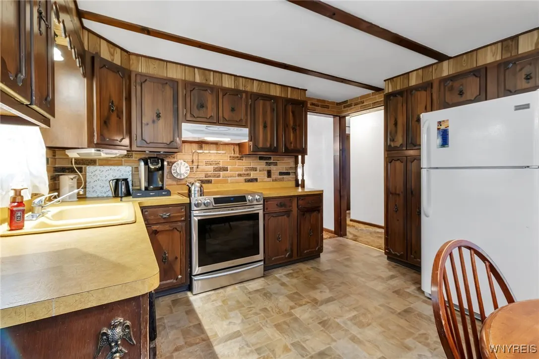 11 Santin Drive, Cheektowaga, New York 14225, Cheektowaga, New York 14225, 3 Bedrooms Bedrooms, 8 Rooms Rooms,2 BathroomsBathrooms,Residential,Closed,11 Santin Drive, Cheektowaga, New York 14225,0,B1632233