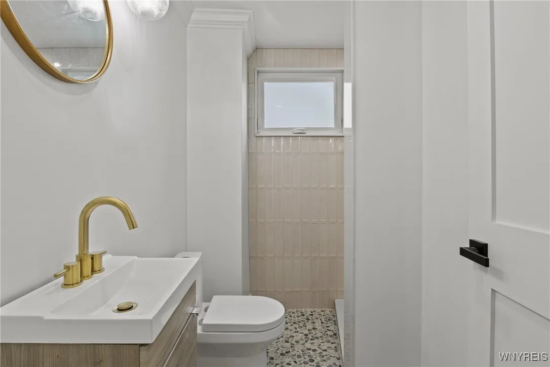 42 Frontenac Avenue, Buffalo, New York 14216, Buffalo, New York 14216, 4 Bedrooms Bedrooms, 10 Rooms Rooms,2 BathroomsBathrooms,Residential,For Sale,42 Frontenac Avenue, Buffalo, New York 14216,0,B1634750