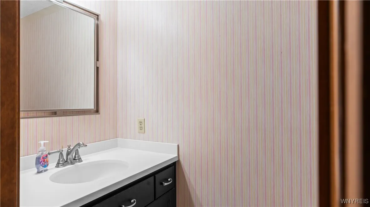 131 Daven Drive, Amherst, New York 14068, Amherst, New York 14068, 3 Bedrooms Bedrooms, 7 Rooms Rooms,1 BathroomBathrooms,Residential,Closed,131 Daven Drive, Amherst, New York 14068,0,B1634695