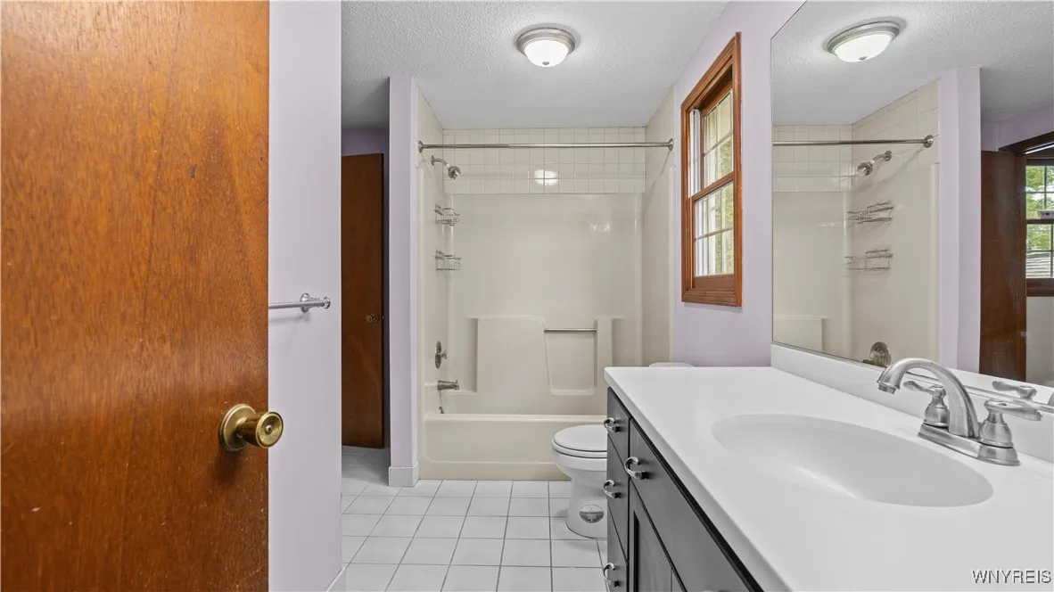 131 Daven Drive, Amherst, New York 14068, Amherst, New York 14068, 3 Bedrooms Bedrooms, 7 Rooms Rooms,1 BathroomBathrooms,Residential,Closed,131 Daven Drive, Amherst, New York 14068,0,B1634695