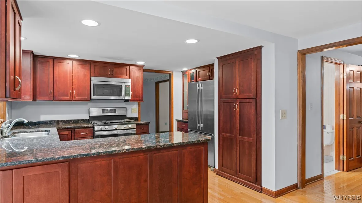 131 Daven Drive, Amherst, New York 14068, Amherst, New York 14068, 3 Bedrooms Bedrooms, 7 Rooms Rooms,1 BathroomBathrooms,Residential,Closed,131 Daven Drive, Amherst, New York 14068,0,B1634695