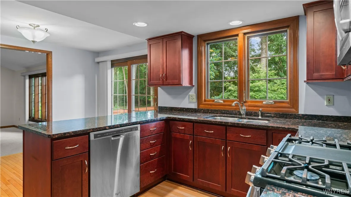 131 Daven Drive, Amherst, New York 14068, Amherst, New York 14068, 3 Bedrooms Bedrooms, 7 Rooms Rooms,1 BathroomBathrooms,Residential,Closed,131 Daven Drive, Amherst, New York 14068,0,B1634695