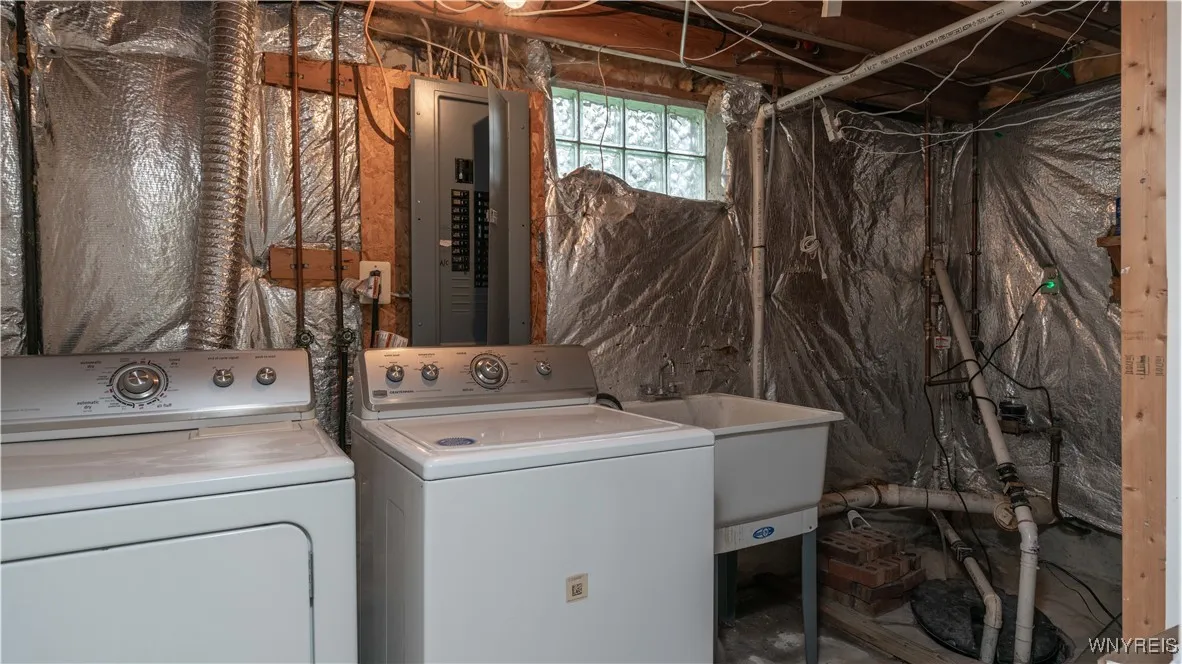 131 Daven Drive, Amherst, New York 14068, Amherst, New York 14068, 3 Bedrooms Bedrooms, 7 Rooms Rooms,1 BathroomBathrooms,Residential,Closed,131 Daven Drive, Amherst, New York 14068,0,B1634695