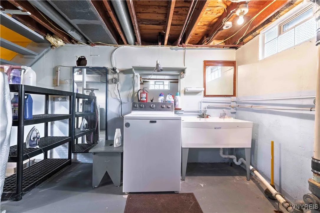913 Tifft Street, Buffalo, New York 14220, Buffalo, New York 14220, 3 Bedrooms Bedrooms, 7 Rooms Rooms,1 BathroomBathrooms,Residential,Closed,913 Tifft Street, Buffalo, New York 14220,0,B1631192
