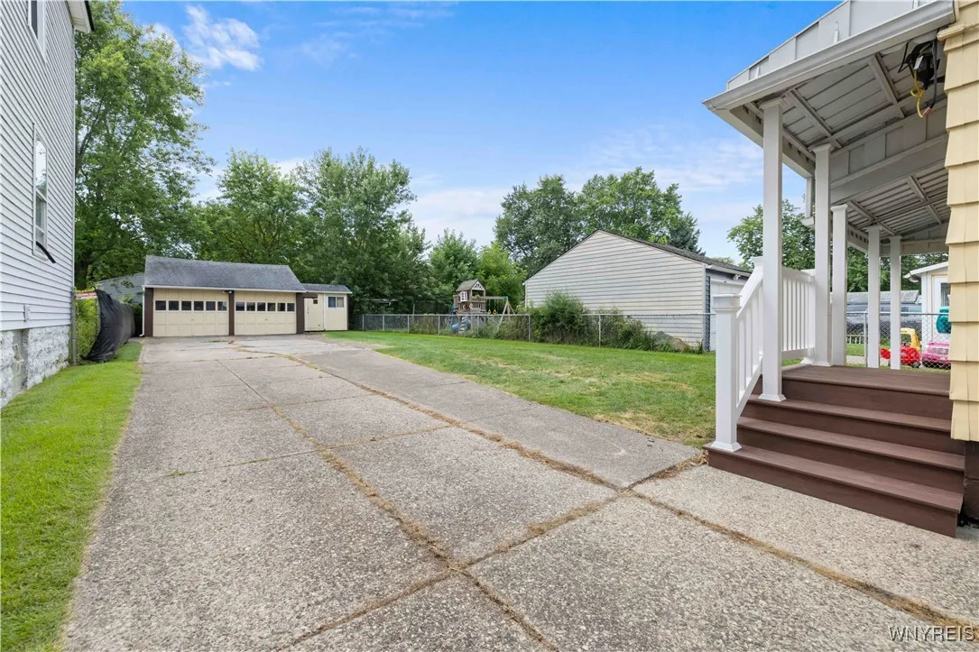 913 Tifft Street, Buffalo, New York 14220, Buffalo, New York 14220, 3 Bedrooms Bedrooms, 7 Rooms Rooms,1 BathroomBathrooms,Residential,For Sale,913 Tifft Street, Buffalo, New York 14220,0,B1631192