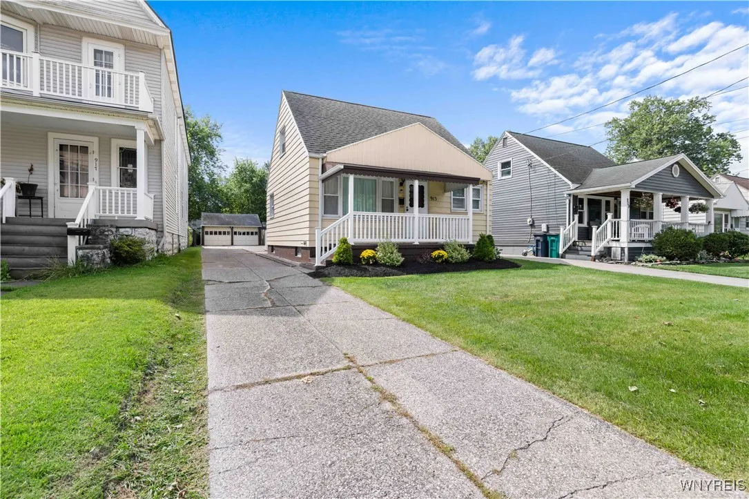 913 Tifft Street, Buffalo, New York 14220, Buffalo, New York 14220, 3 Bedrooms Bedrooms, 7 Rooms Rooms,1 BathroomBathrooms,Residential,Closed,913 Tifft Street, Buffalo, New York 14220,0,B1631192