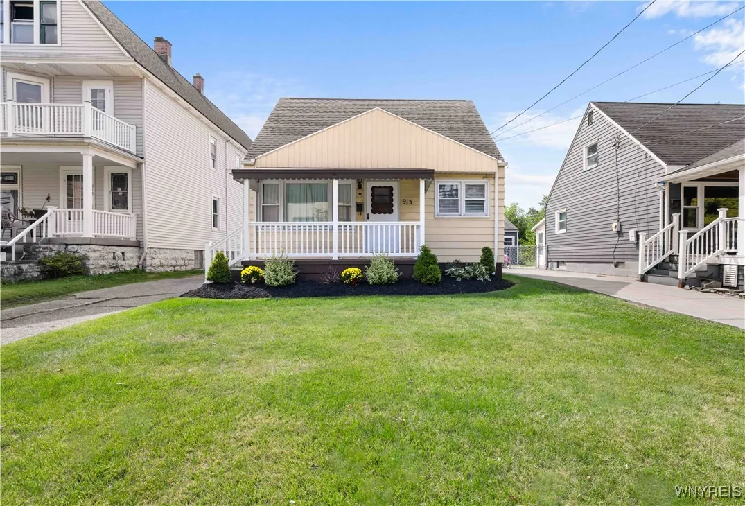 913 Tifft Street, Buffalo, New York 14220, Buffalo, New York 14220, 3 Bedrooms Bedrooms, 7 Rooms Rooms,1 BathroomBathrooms,Residential,Closed,913 Tifft Street, Buffalo, New York 14220,0,B1631192