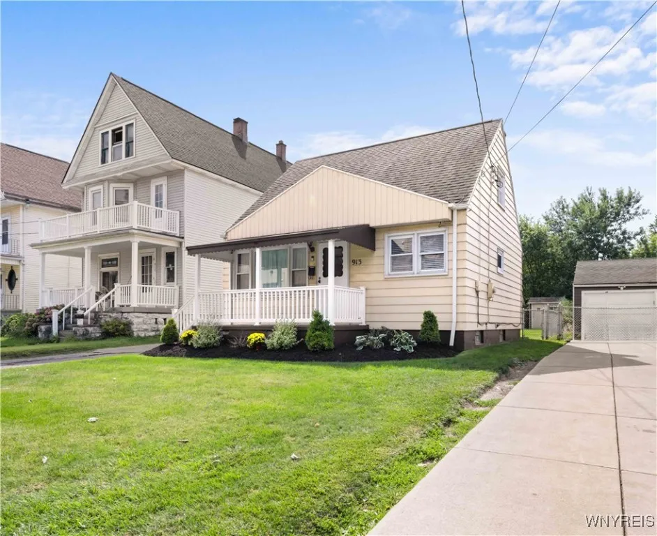 913 Tifft Street, Buffalo, New York 14220, Buffalo, New York 14220, 3 Bedrooms Bedrooms, 7 Rooms Rooms,1 BathroomBathrooms,Residential,Closed,913 Tifft Street, Buffalo, New York 14220,0,B1631192