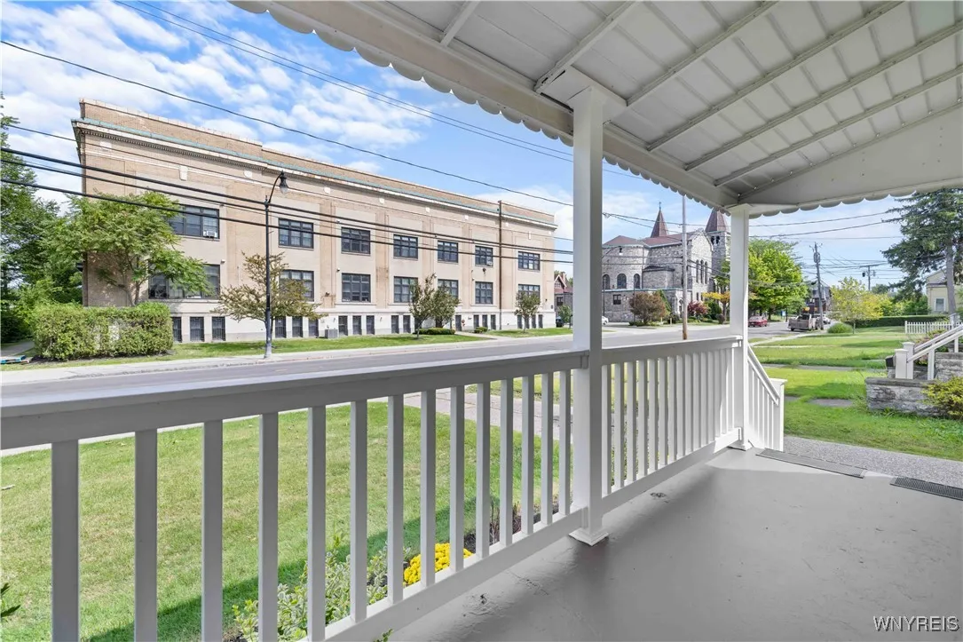 913 Tifft Street, Buffalo, New York 14220, Buffalo, New York 14220, 3 Bedrooms Bedrooms, 7 Rooms Rooms,1 BathroomBathrooms,Residential,For Sale,913 Tifft Street, Buffalo, New York 14220,0,B1631192